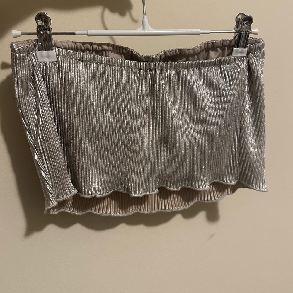 Metallic Crop Top - Picture 2 of 3